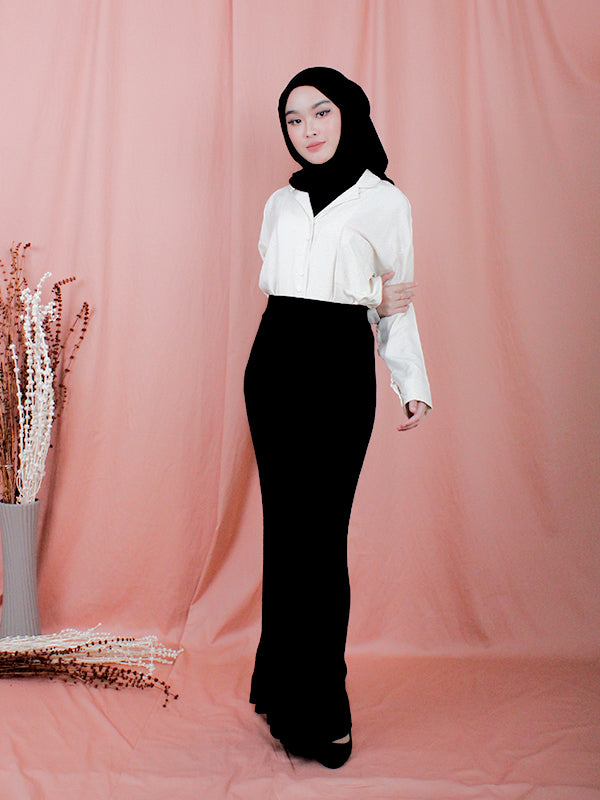 DOTTED BUTTON DETAIL TOP BT533