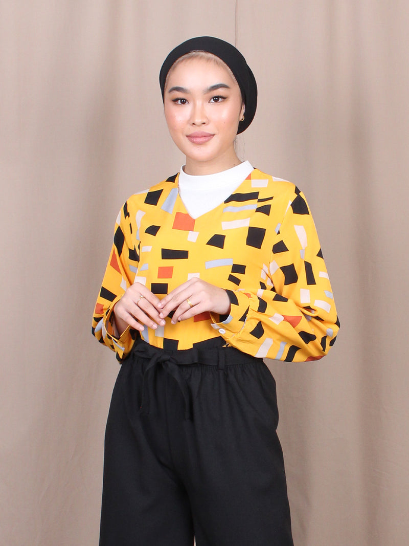 SMITCH PATCH V-NECK BLOUSE BT816